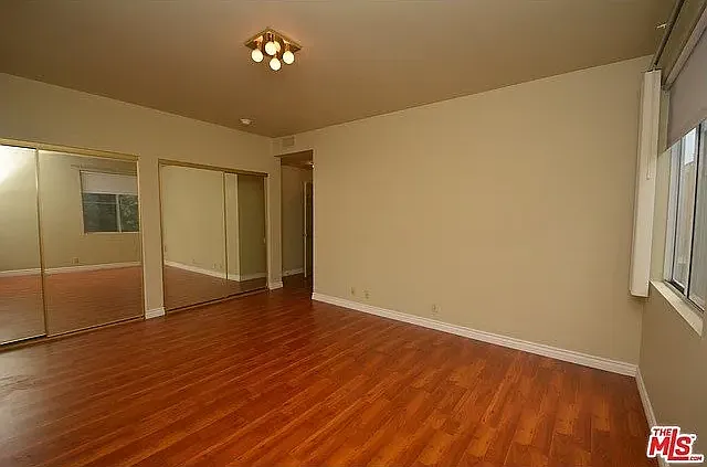 211 S Poinsettia Pl — Photo 7