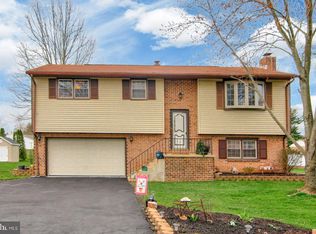2218 Chestnut Rd, York, PA 17408