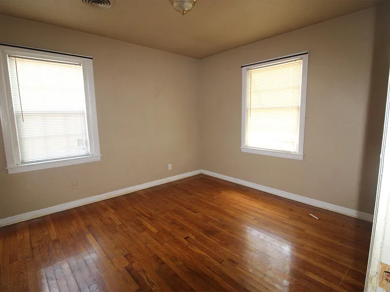 510 Kern Rd — Photo 5