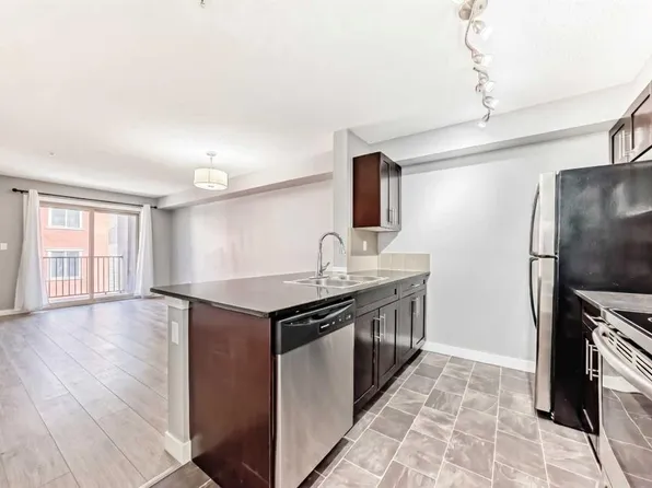 403 W Mackenzie Way SW #4304, Airdrie, AB T4B 3V7
