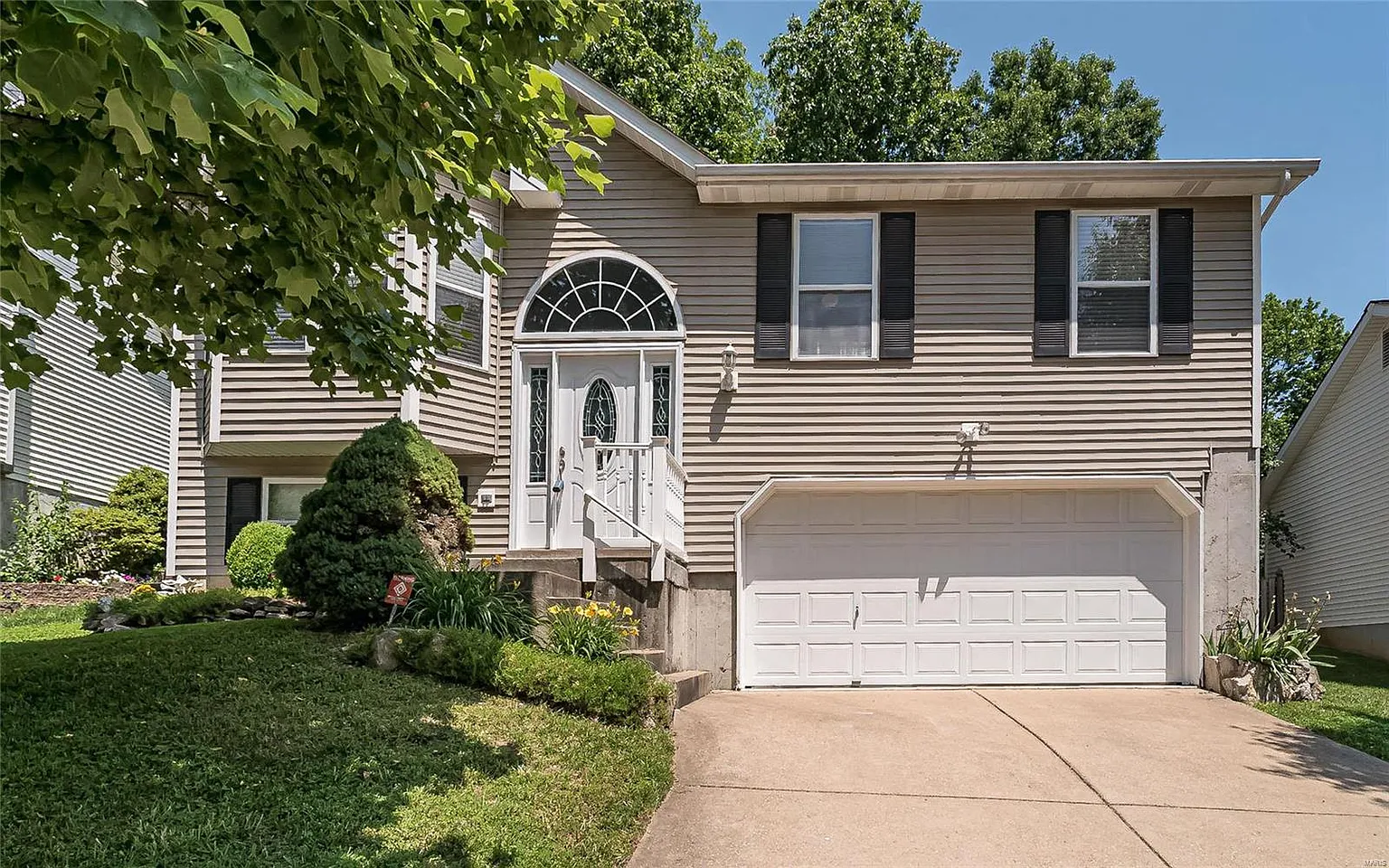 169 Wynstay Ave photo 1