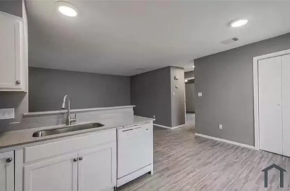 2 bed, 750 sqft, $1,600 — Photo 3