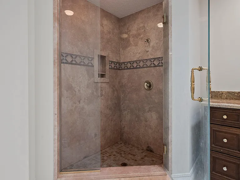 2055 Regents Blvd — Photo 19
