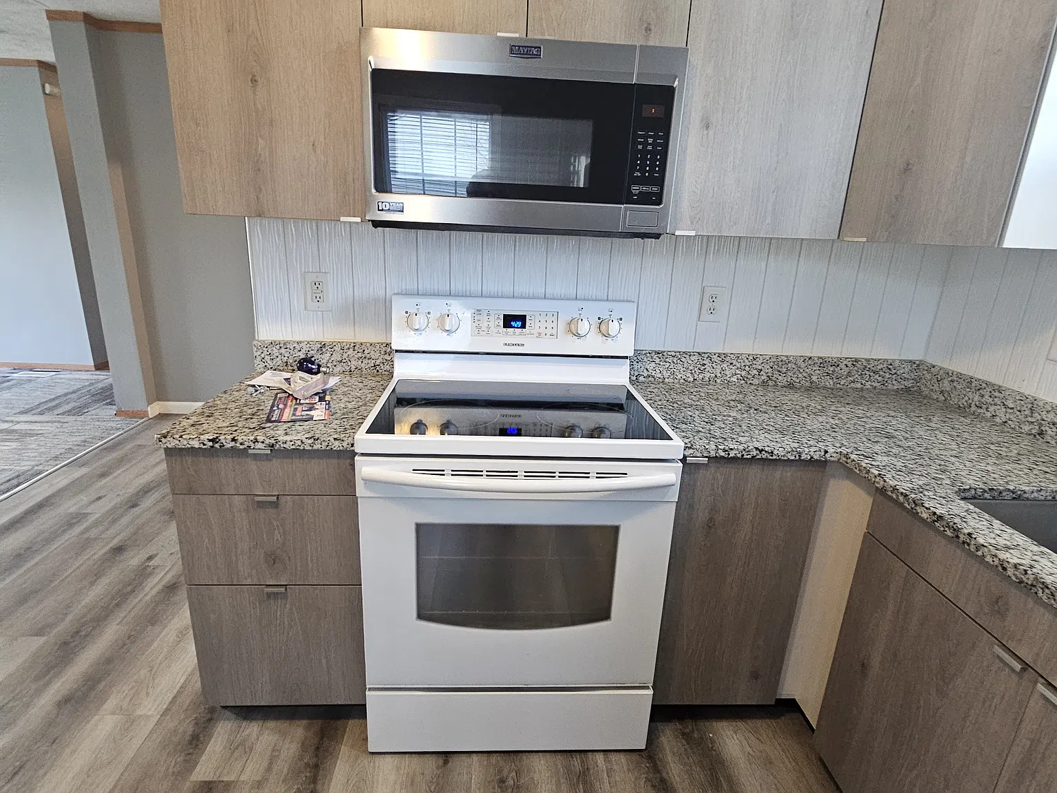 3 bed, 1100 sqft, $1,525 — Photo 4
