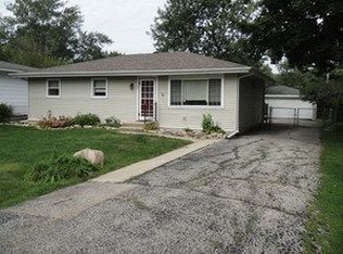 4308 Clearview Dr, McHenry, IL 60050