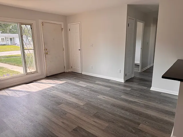 3 bed, 925 sqft, $2,500 — Photo 4