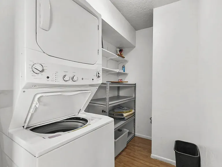 1121 Chelwood Park Blvd NE #7 — Photo 1
