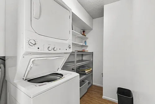 1121 Chelwood Park Blvd NE #7 Photo 1