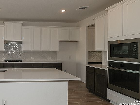 4th image of 5015 estates oak