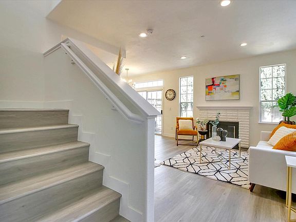 4th image of 813 Creekside Pl