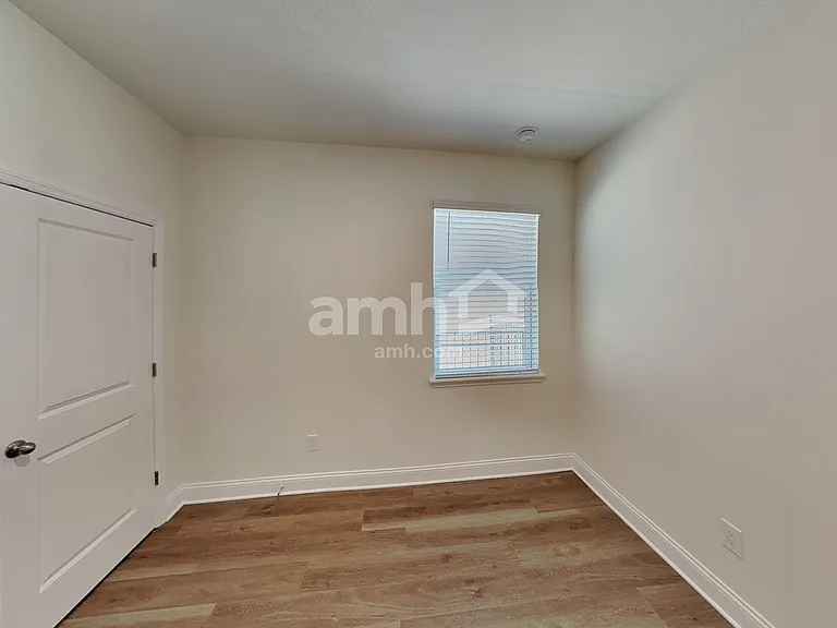 1015 Grafton Ridge Dr — Photo 17