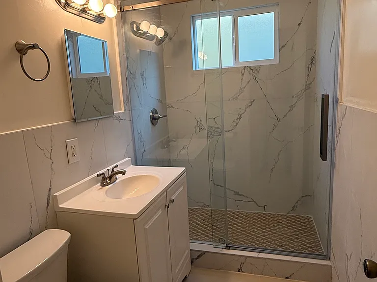 2529 1/4 N Adelia Ave #1/4 — Photo 6