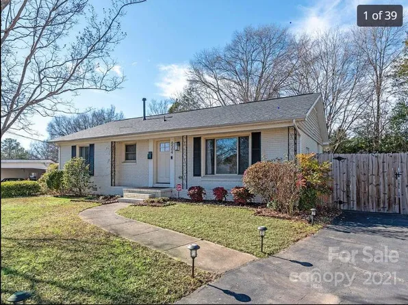 6504 Carsdale Pl, Charlotte, NC 28210