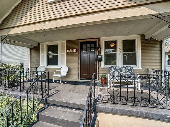 3rd image of 601 Bellaire Ave