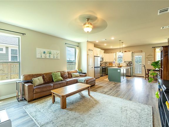 3rd image of 2390 Lightfoot Ln