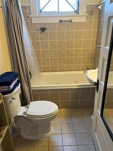 1 bed, 1.0 bath, 825 sqft, $1,600 — Photo 2