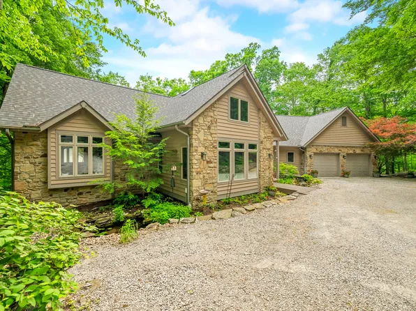 2369 Turning Tree Dr, Nashville, IN 47448