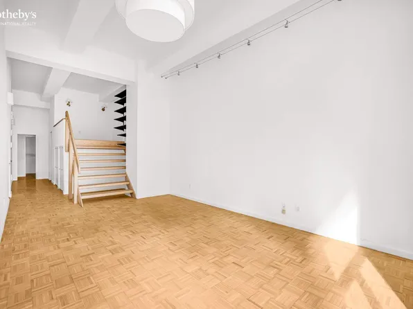 310 East 46th Street image 4 of 14