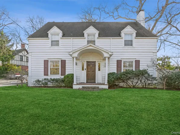 180 Longwood Crossing, Lawrence, NY 11559