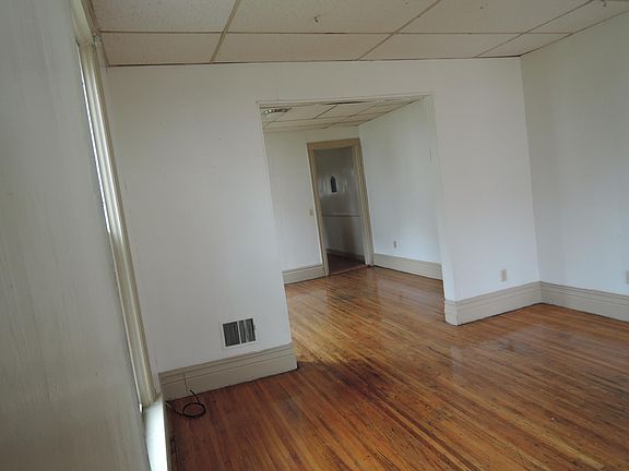 Living room looking into the dinning room