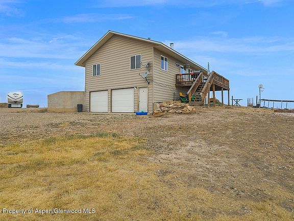 3rd image of 1470 Walter Way