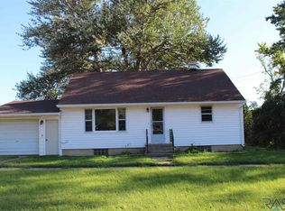 201 W Farmer Ave, Howard, SD 57349