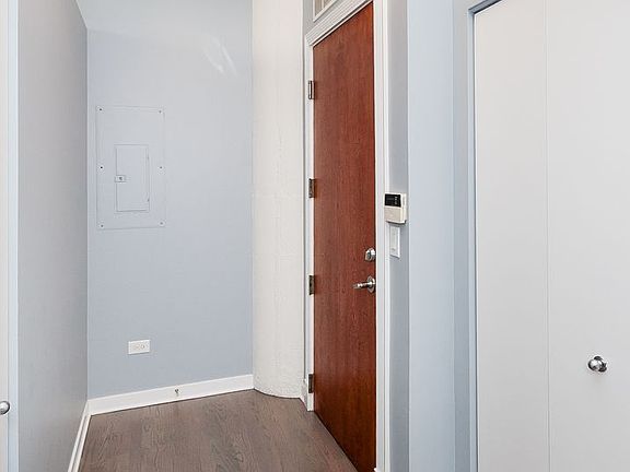 2nd image of 547 S Clark St APT 502