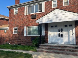 1A Azalea Ct, Eatontown, NJ 07724