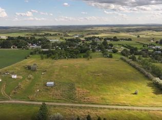 S 3744 Roughrider Ln, Mandan, ND 58554