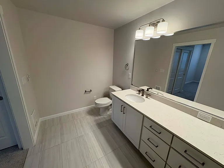 19319 NE 69th Way #101 — Photo 10