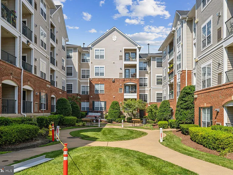 4850 Eisenhower Ave #205 — Photo 3