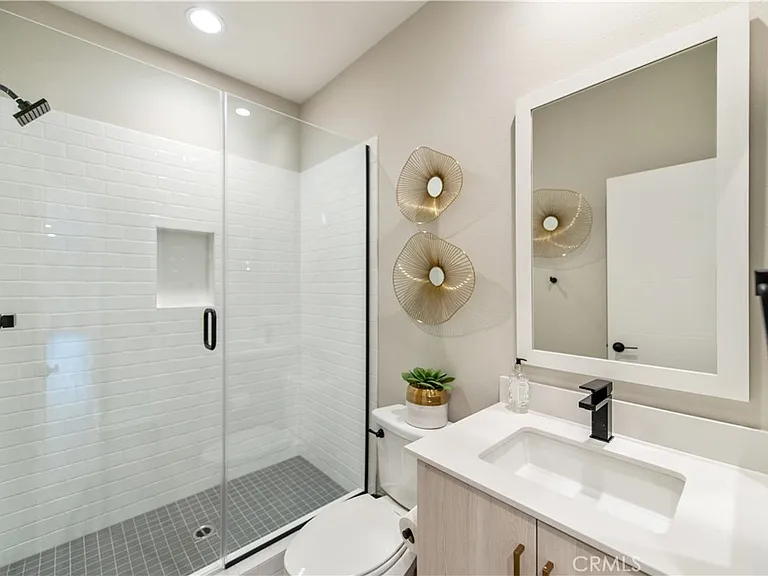 824 S Harbor Blvd — Photo 22