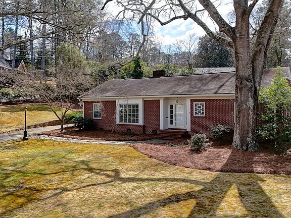 3rd image of 12 Ridgewood Rd SW