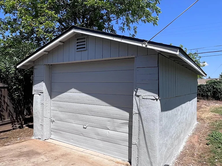 230 W Pinedale Ave — Photo 6