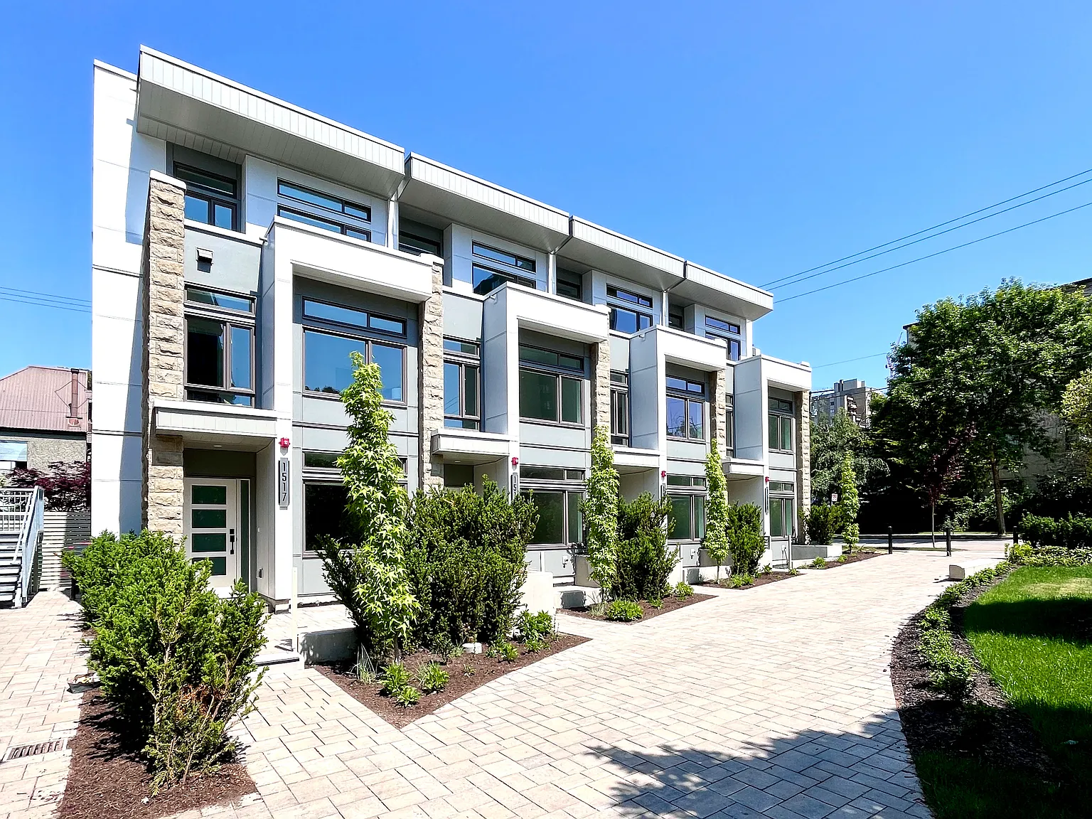 1523 Davie Street Vancouver — Photo 4