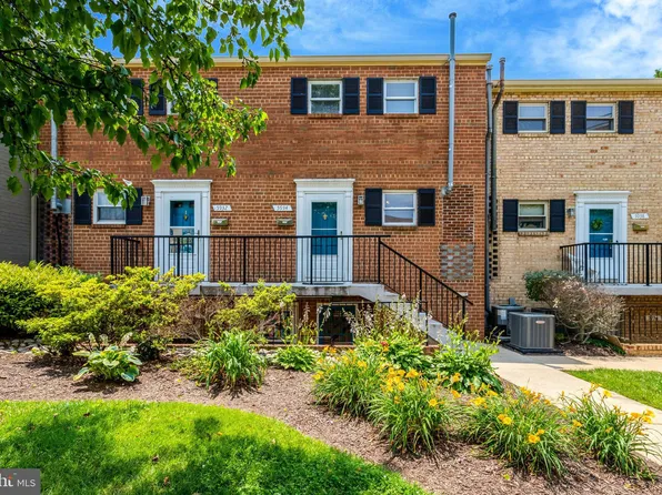 5934 Mayflower Ct, Alexandria, VA 22312