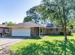 407 Sharondoah Dr, Highlands, TX 77562