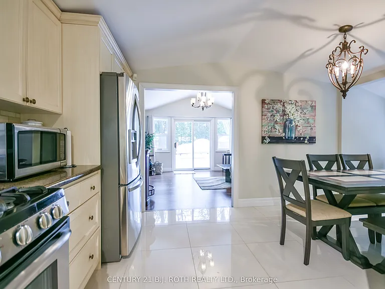 991 Shore Ln — Photo 32