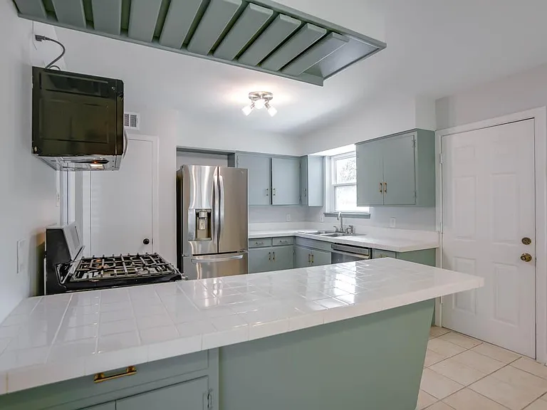 2140 Springhill St — Photo 14
