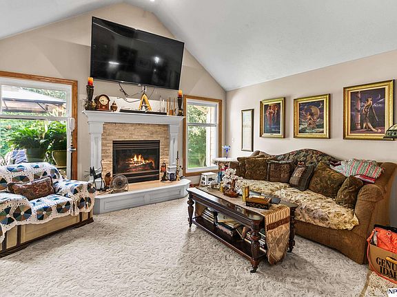 5th image of 15102 Willow Creek Dr