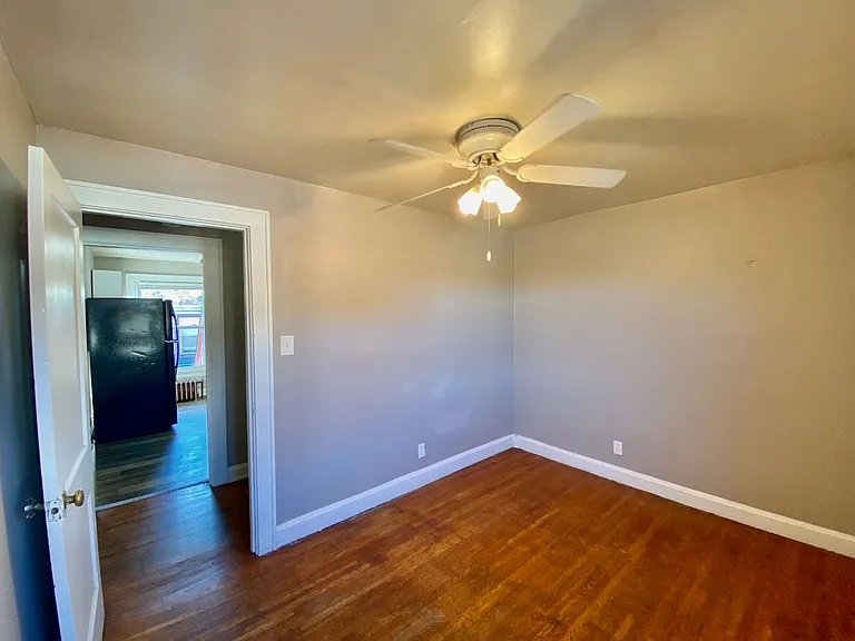 1025 Dana Ave Apts — Photo 17
