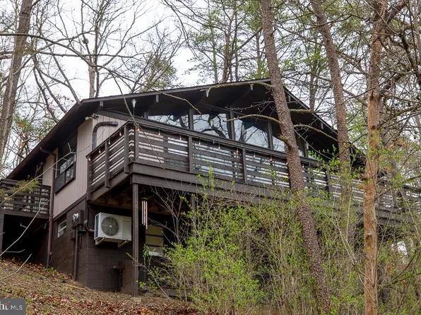 697 Nicklaus Dr, Basye, VA 22810