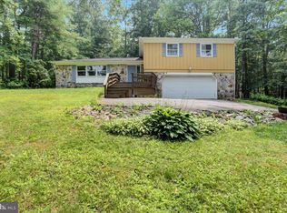 8010 Dogwood Dr, Fayetteville, PA 17222