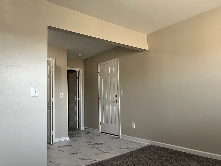 105 Chesapeake Ct — Photo 12