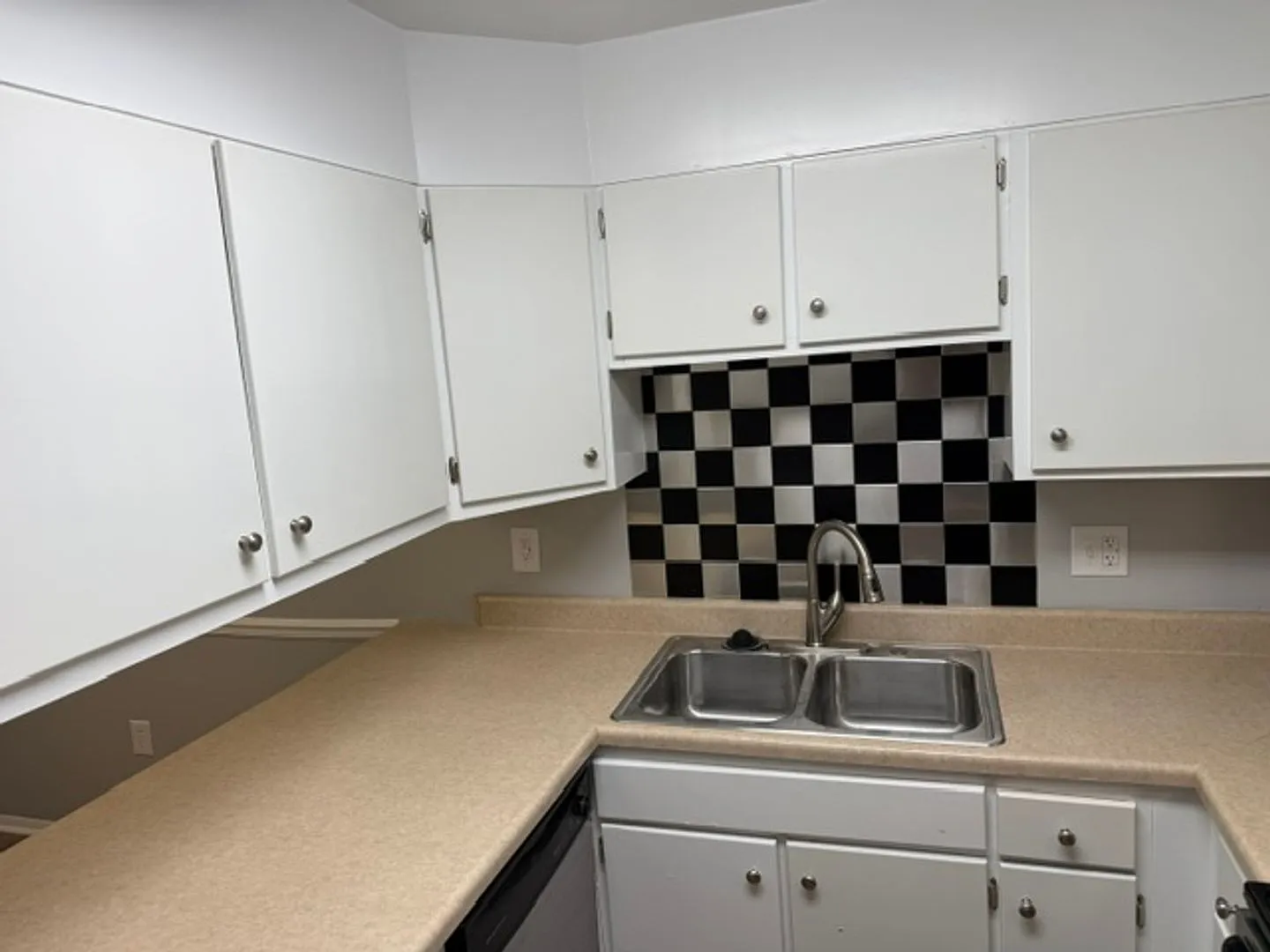 Signal View Rental - I110 — Photo 3