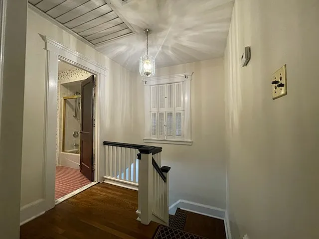 84 Valley View Ave — Photo 9