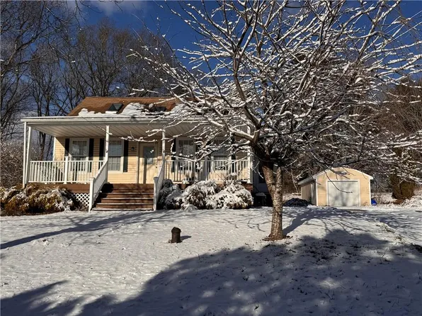 300 Hurst Ln, Tiverton, RI 02878