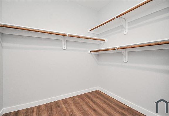 5th image of 1015 North Ln Unit B