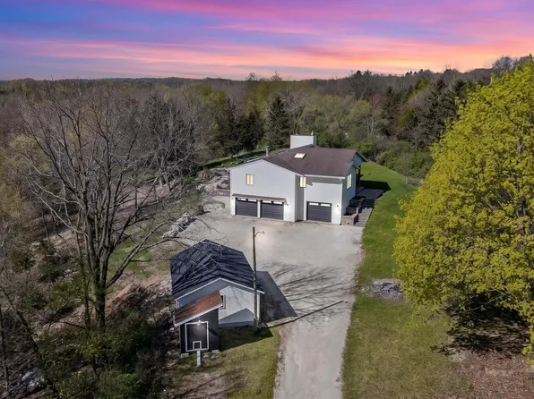 921 Tuscola LANE, West Bend, WI 53095
