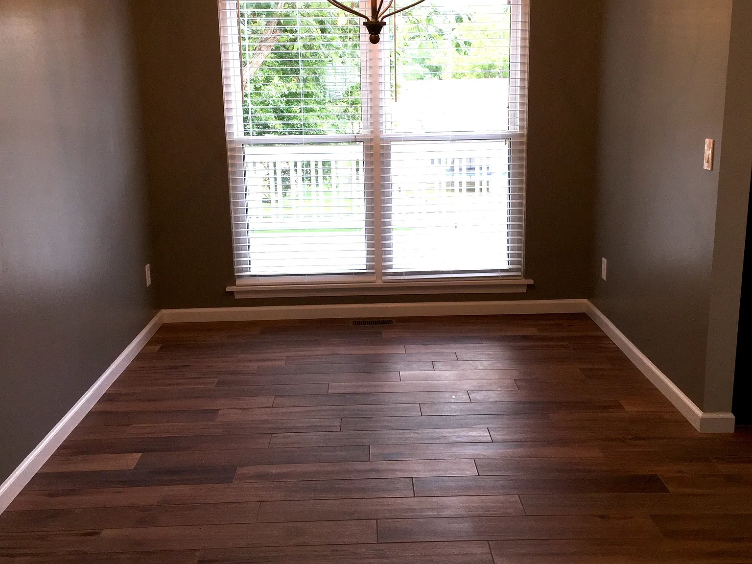3 bed, 1406 sqft, $2,300 — Photo 4